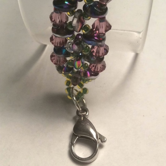 Handcrafted beaded bracelet - Picture 2 of 4